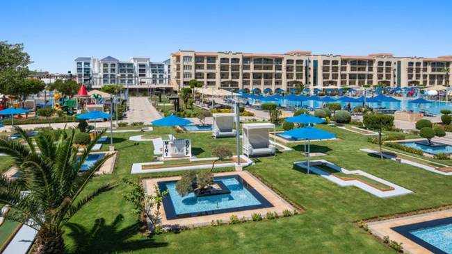 Pickalbatros White Beach Resort