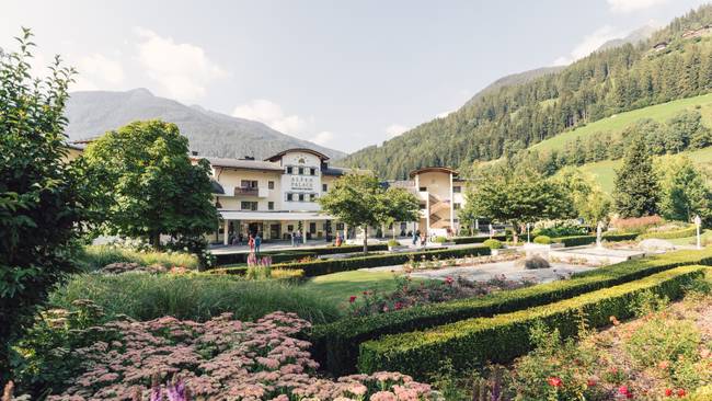 Alpenpalace Luxury Hideaway & Spa Retreat