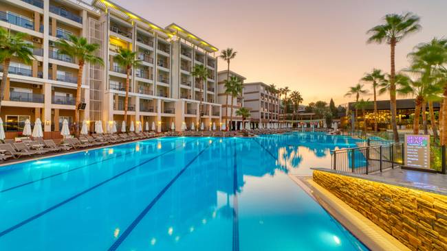 Seven Seas Palmeras Bay