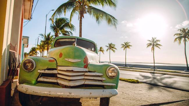 Kuba - Oldtimer, Zigarren und weiße Strände