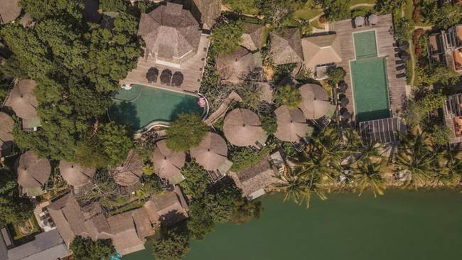 Aana Resort