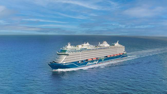 Mein Schiff Relax – Von Hamburg zu den Inseln des ewigen Frühlings & Bluesea Puerto Resort