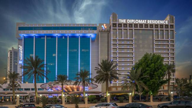 City & Beach in Bahrain: 5-Sterne Diplomat Radisson Blu & 5-Sterne The Art Hotel & Resort